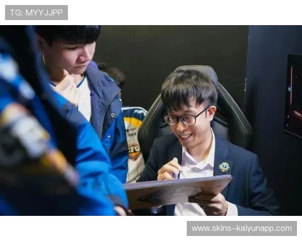 冠军教练转战海外联赛，带队风格受关注，冠军教练lol